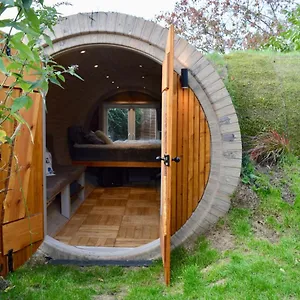 hobbit-style-house-in-bath.tophotelsbath.com/